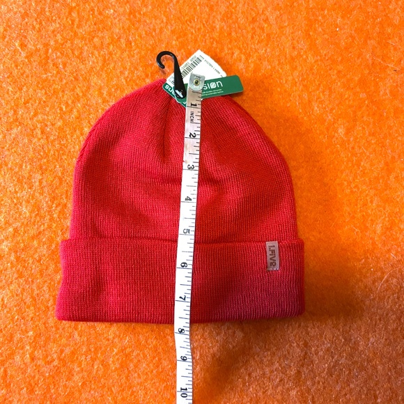 Minimalist red short monochrome tuque hat beanie NWT - Picture 6 of 6